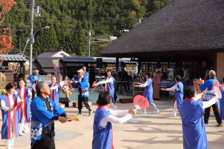 『杉だヨ♪ええとこ音頭』道の駅デビュー